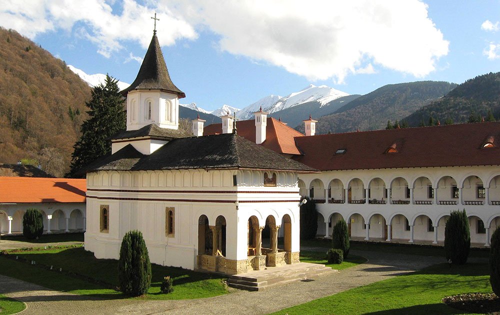 Simpozion naţional la Sâmbăta de Sus 76675