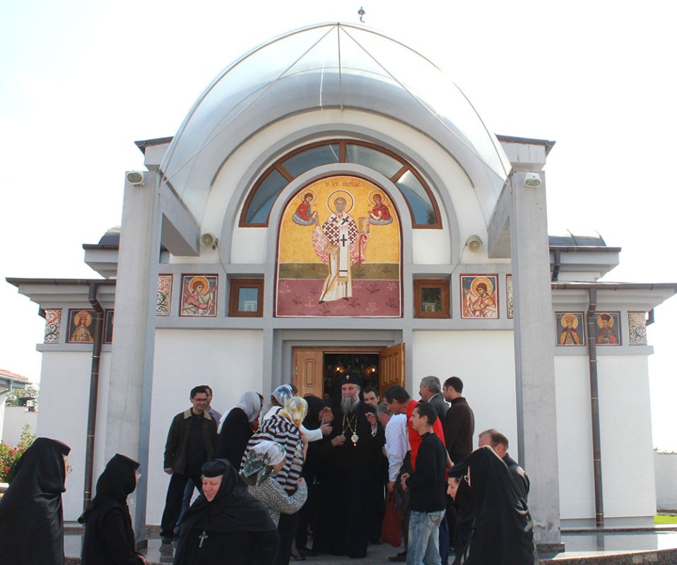 Slujiri arhiereşti în Mitropolia Olteniei 76659