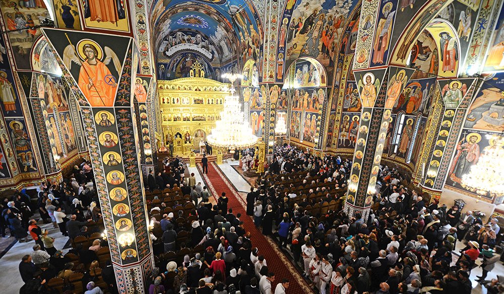 A fost sfinţită pictura catedralei din Slobozia 76641