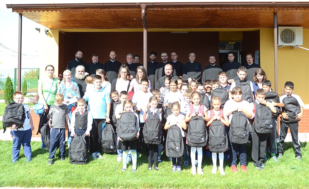 50 de copii din cadrul Protoieriei Sectorului 6 Capitală au primit rechizite 76624