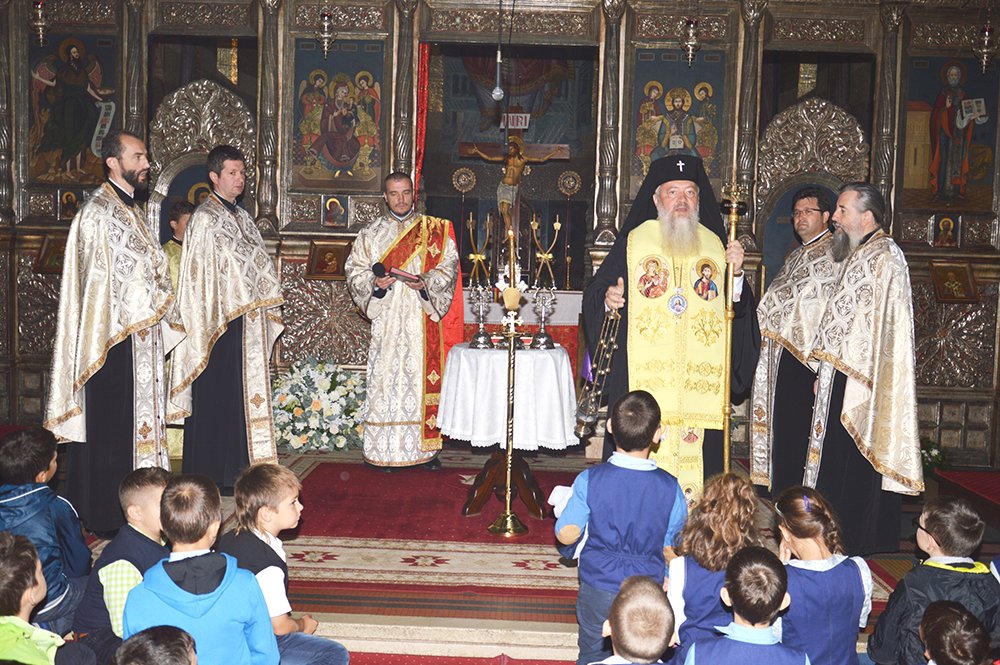 Binecuvântare pentru elevii şi profesorii clujeni 76616