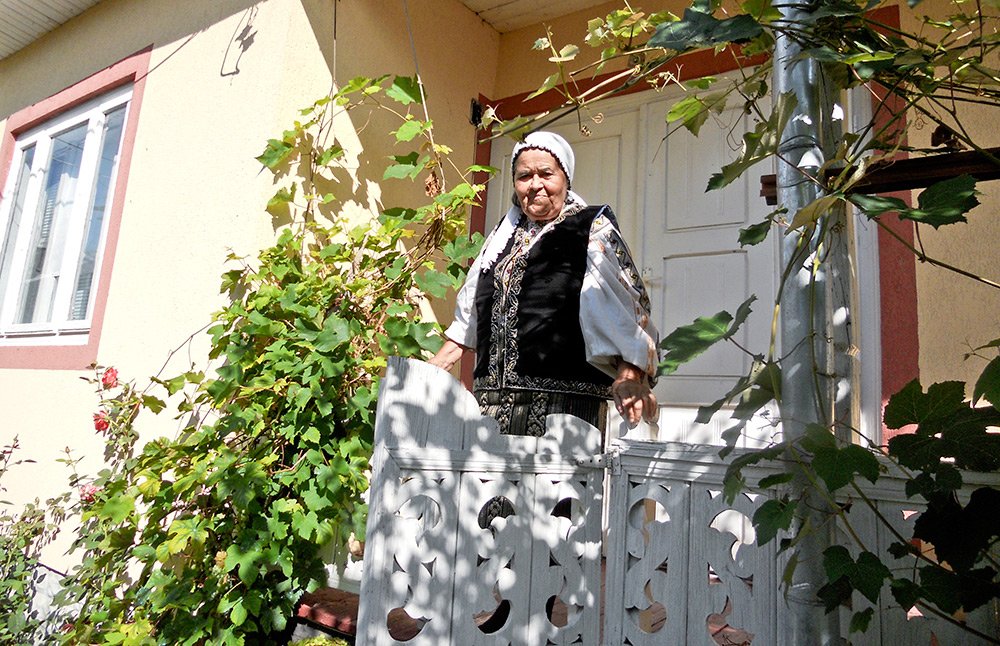 Drumul mamei Domnica Gheţ din Soveja 76596