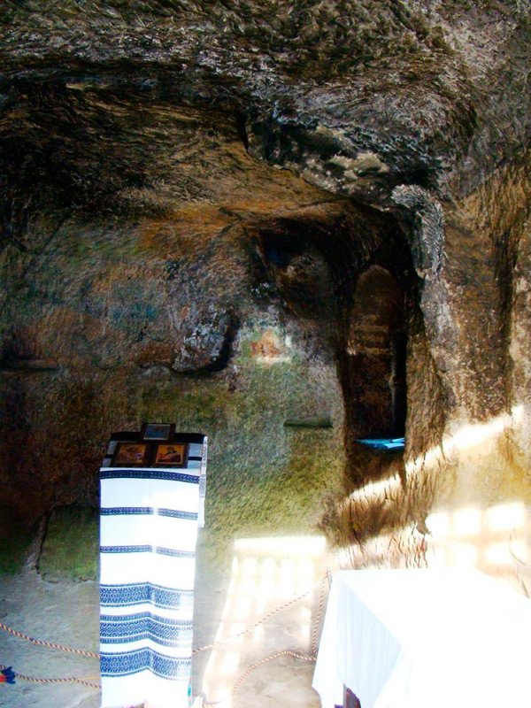 Mănăstire sau pustie? 76607