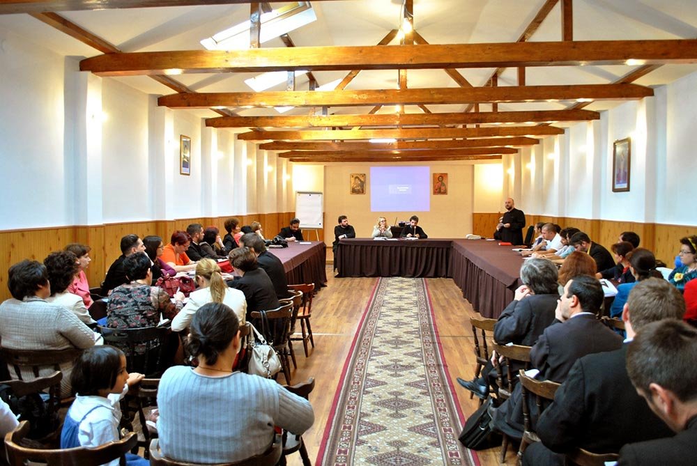 Profesorii de religie din Mehedinţi, în şedinţă de lucru 76590