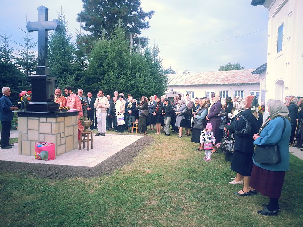 Sfinţire de troiţă la Urecheni 76554