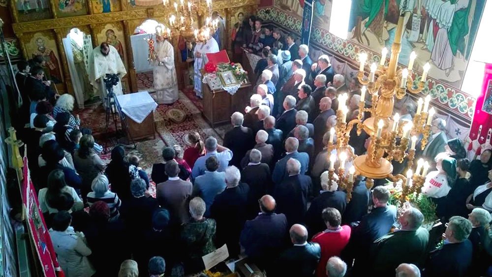 Vizită arhierească la Sântioana, Protopopiatul Gherla 76486