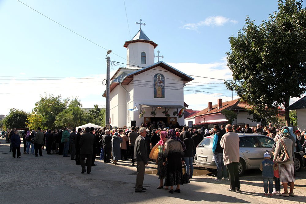 A fost sfinţită Biserica „Sfântul Vasile“ din Buzău 76478