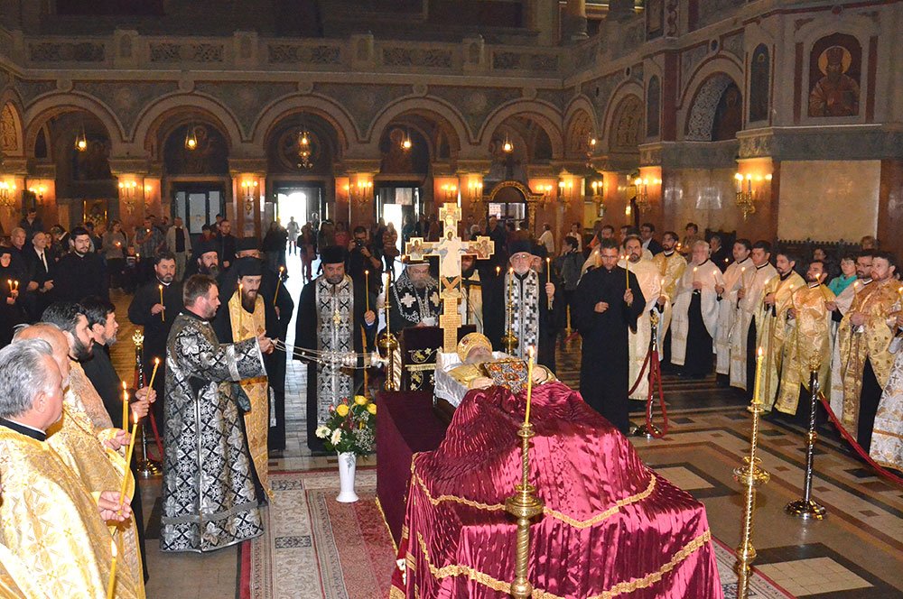 Bănăţenii îşi iau rămas-bun de la mitropolitul lor 76454