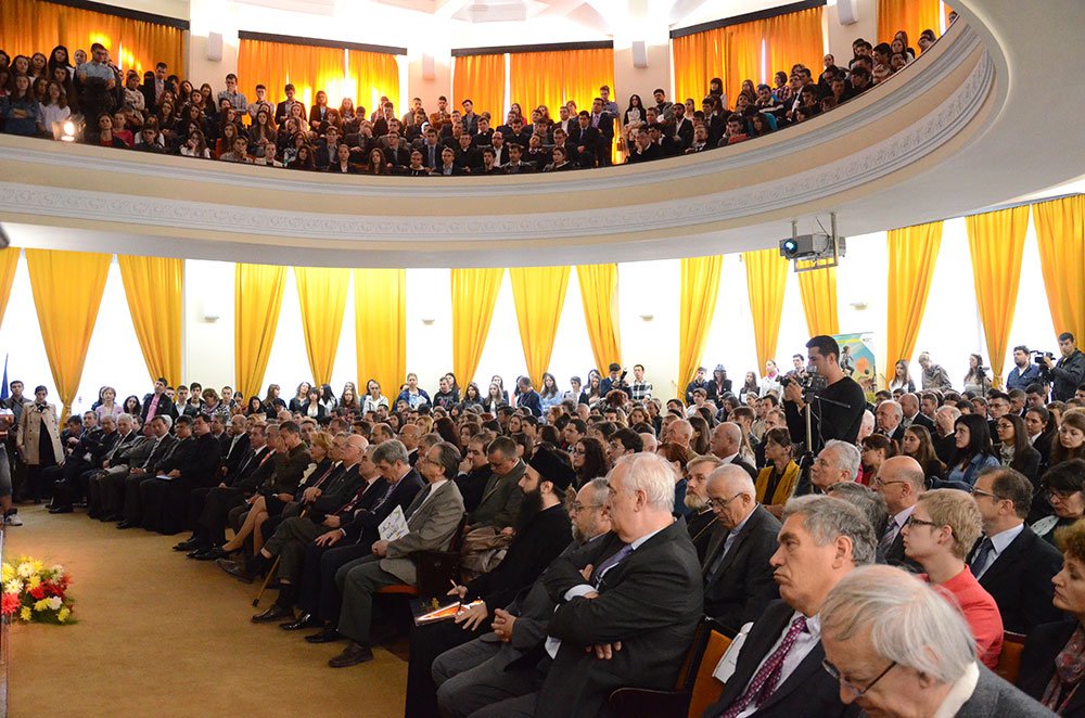 „O educaţie autentică trebuie să se muleze pe un raport inteligent între contingent şi veşnicie“ 76465