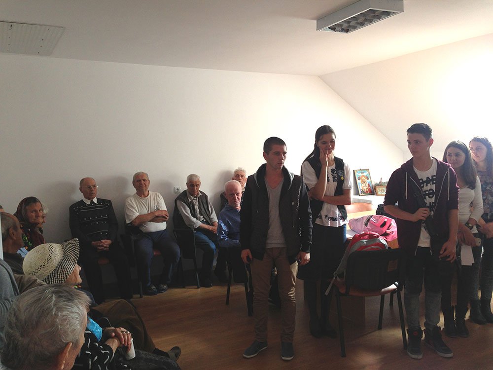 Activităţi pentru persoanele vârstnice, la Hârja 76400