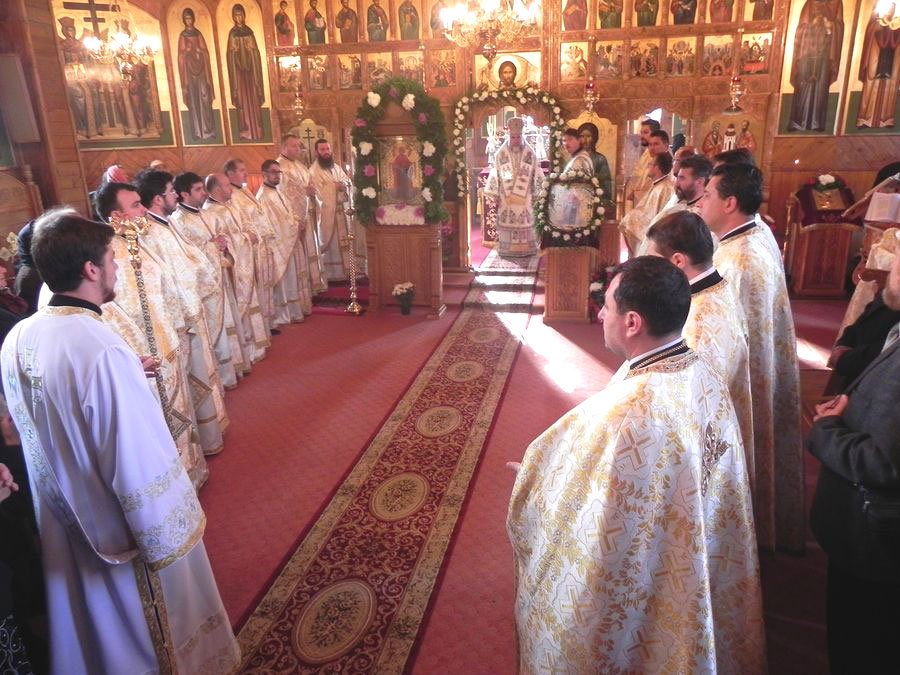 Sărbătoare la Mănăstirea Valea Budului 76399