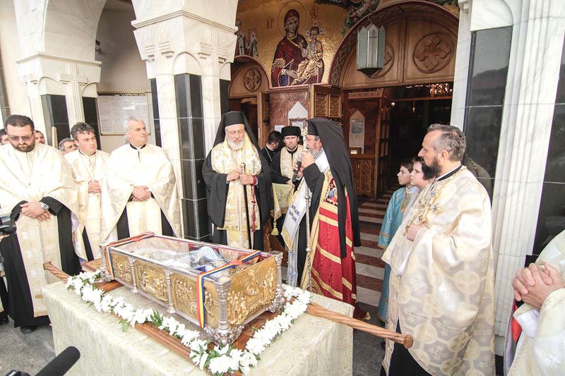 Pelerinaj cu moaştele Sfintei Muceniţe Filofteia la Braşov 76366