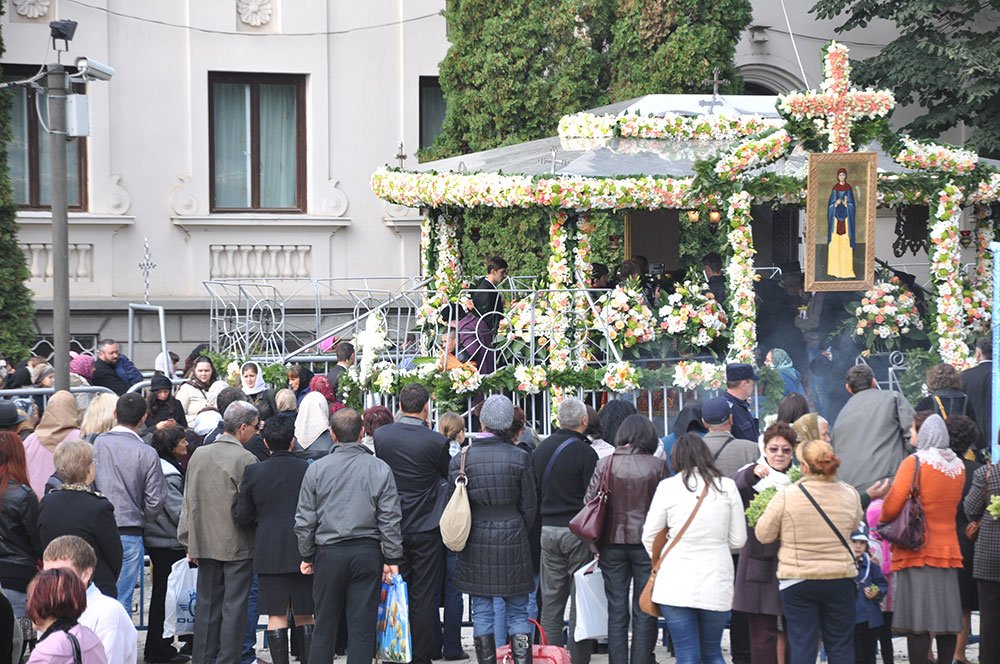 Sărbătoarea Sfintei Parascheva. Program 9-19 octombrie 2014 76333