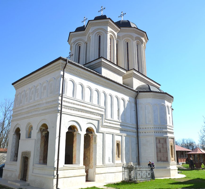 Locaşuri de cult mehedinţene în sărbătoare 76194