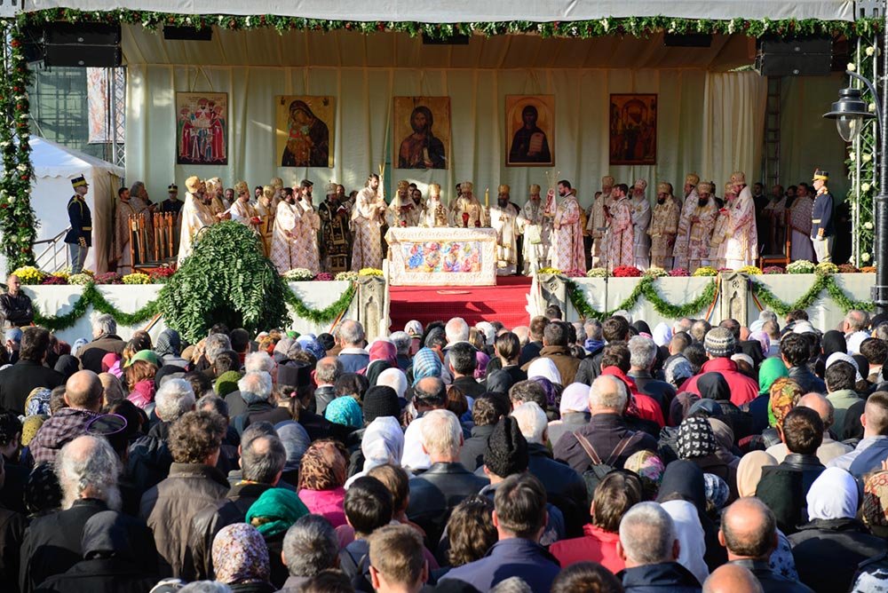 Hramul Cuvioasei, cel mai de preţ dar pentru pelerini 76166