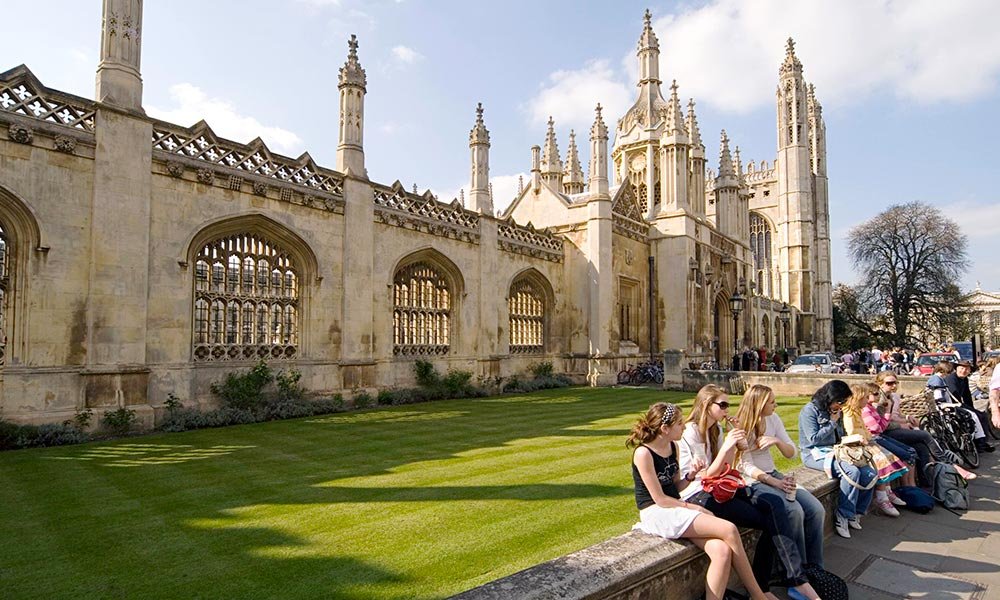 Universităţile preferate ale elevilor români sunt cele britanice 76165