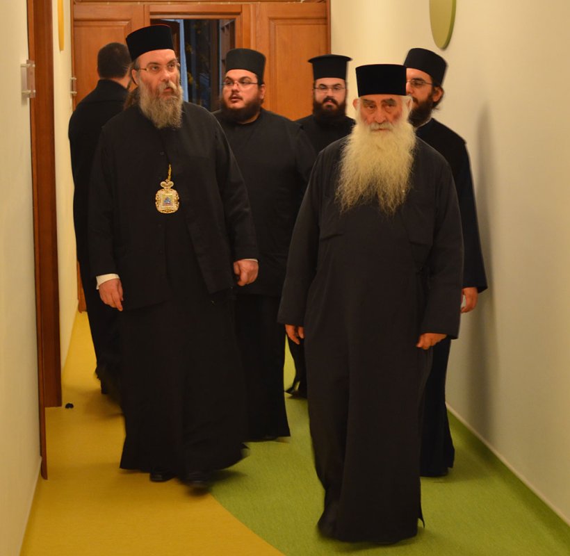 Ierarhi şi oaspeţi ministeriali în vizită la Şcoala „Varlaam“ 76137