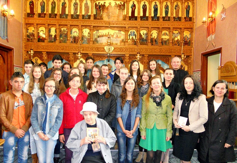 Masă rotundă cu elevii la Parohia „Naşterea Domnului“ 76131