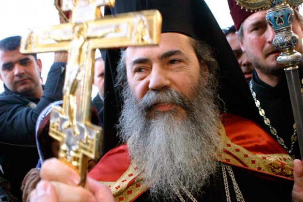 Patriarhul Ierusalimului vine în România aducând un fragment din lemnul Sfintei Cruci 76105