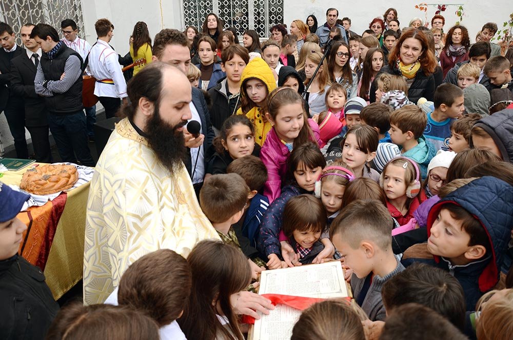 Slujbă de binecuvântare la Liceul Teoretic Waldorf din Iaşi 76073