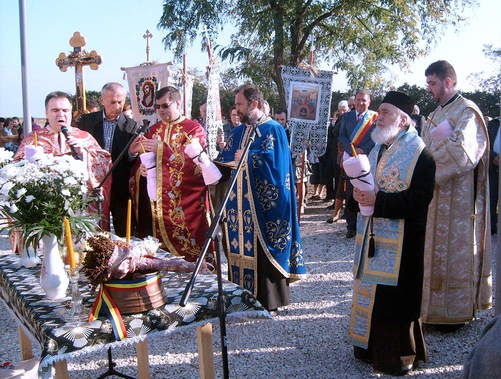 Binecuvântarea capelelor din Horia şi Mândruloc 76049
