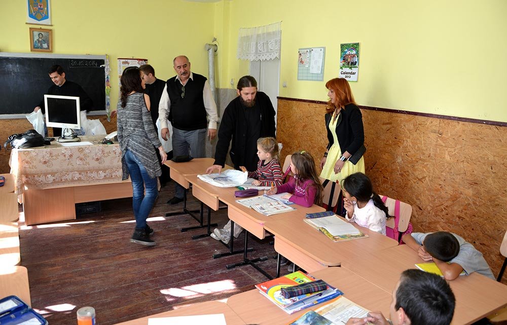 Daruri pentru copiii şi tinerii din Anina 76047