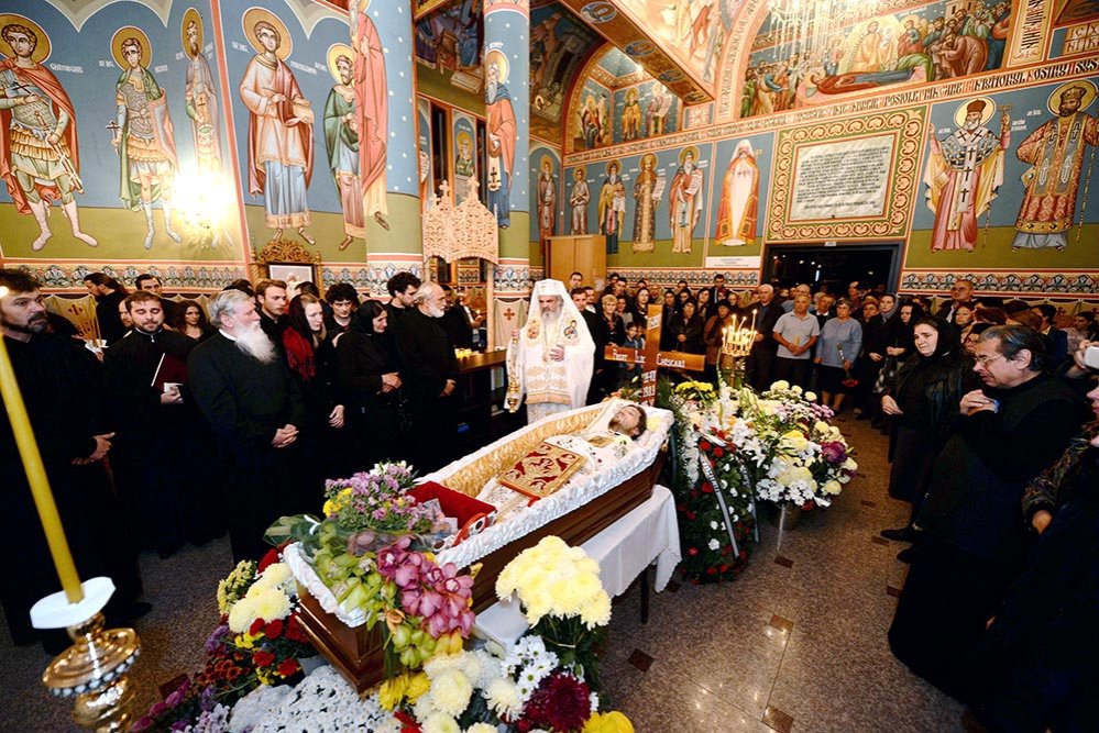 Patriarhul României s-a rugat pentru părintele Ilie Chişcari 76003