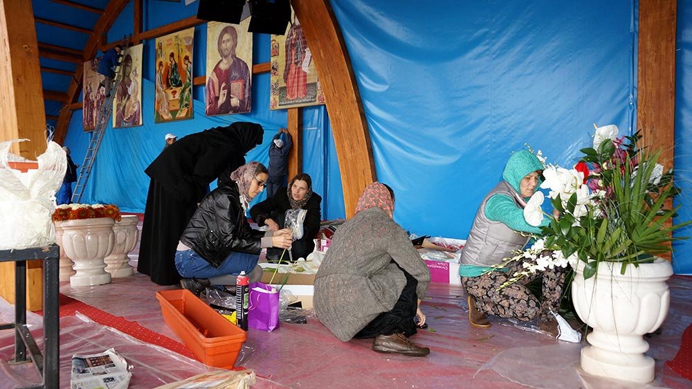 Flori de recunoştinţă pentru Sfântul Cuvios Dimitrie cel Nou 75985