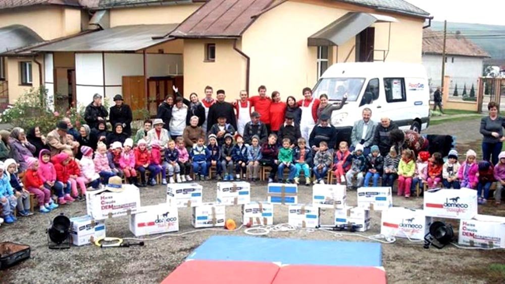 Tineri francezi, în vizită la Centrul de la Mociu 75972