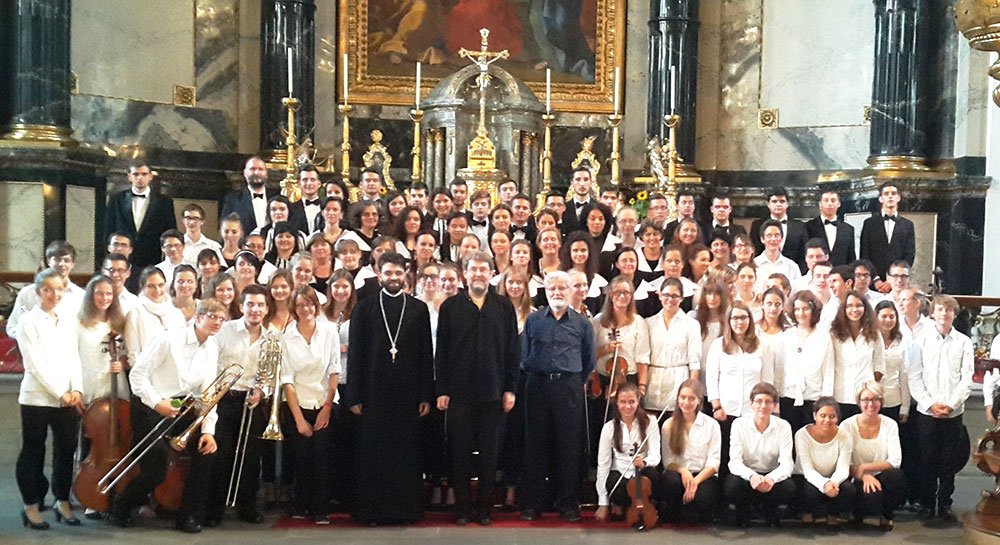 Coruri din România şi Elveţia, într-un proiect cultural-educaţional 75950