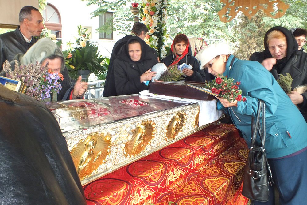 Pelerinajul la sfintele moaşte 75944