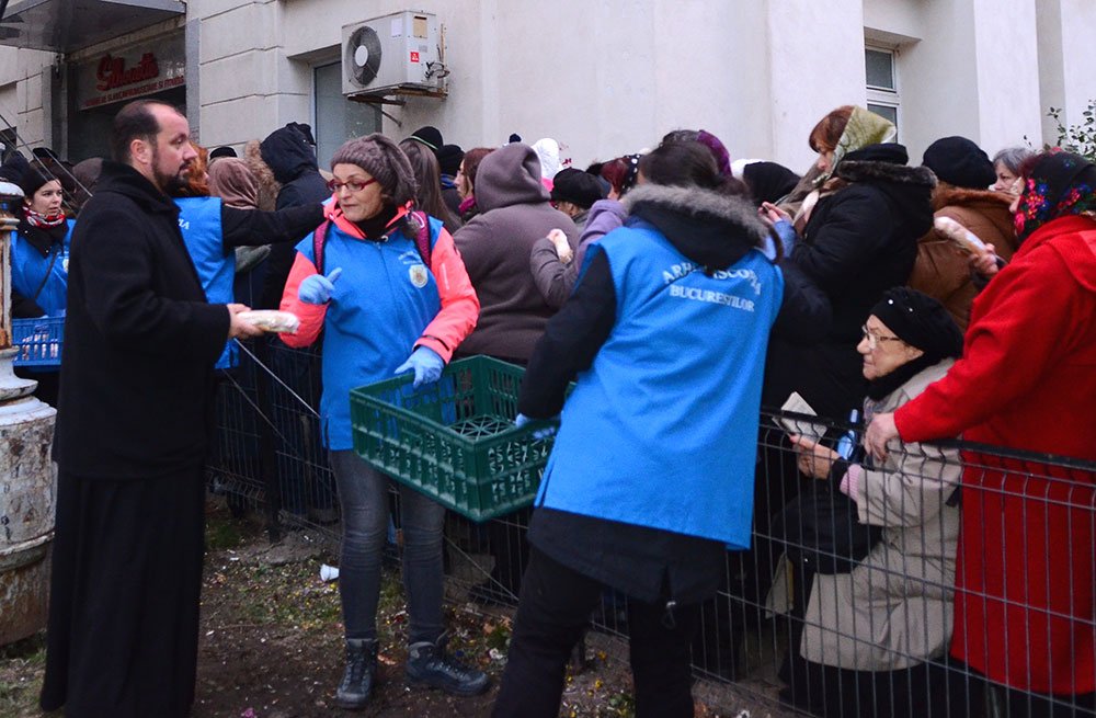 Protoieriile Arhiepiscopiei Bucureştilor, alături de pelerini 75908