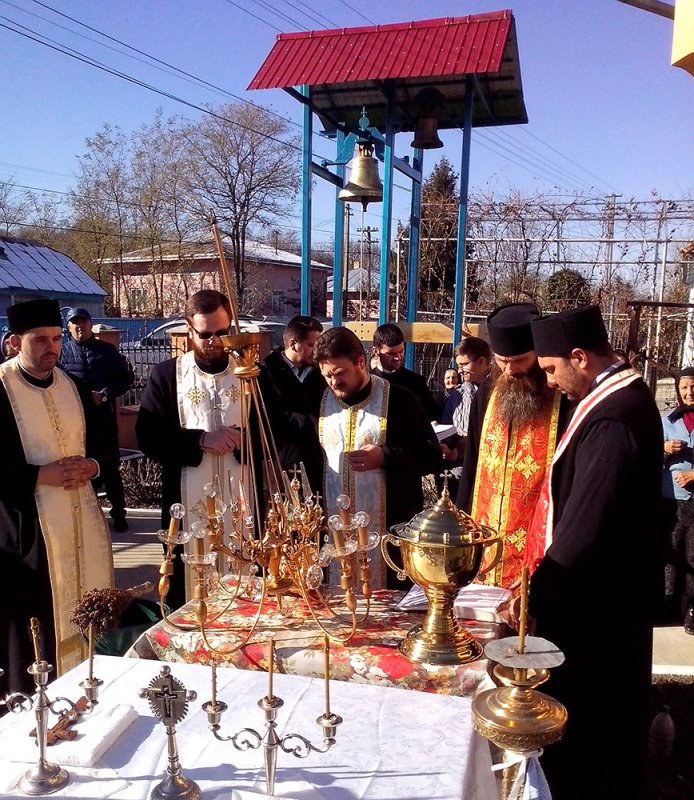 Bucurie duhovnicească în Parohia Chişcăreni din Protopopiatul Săveni 75883