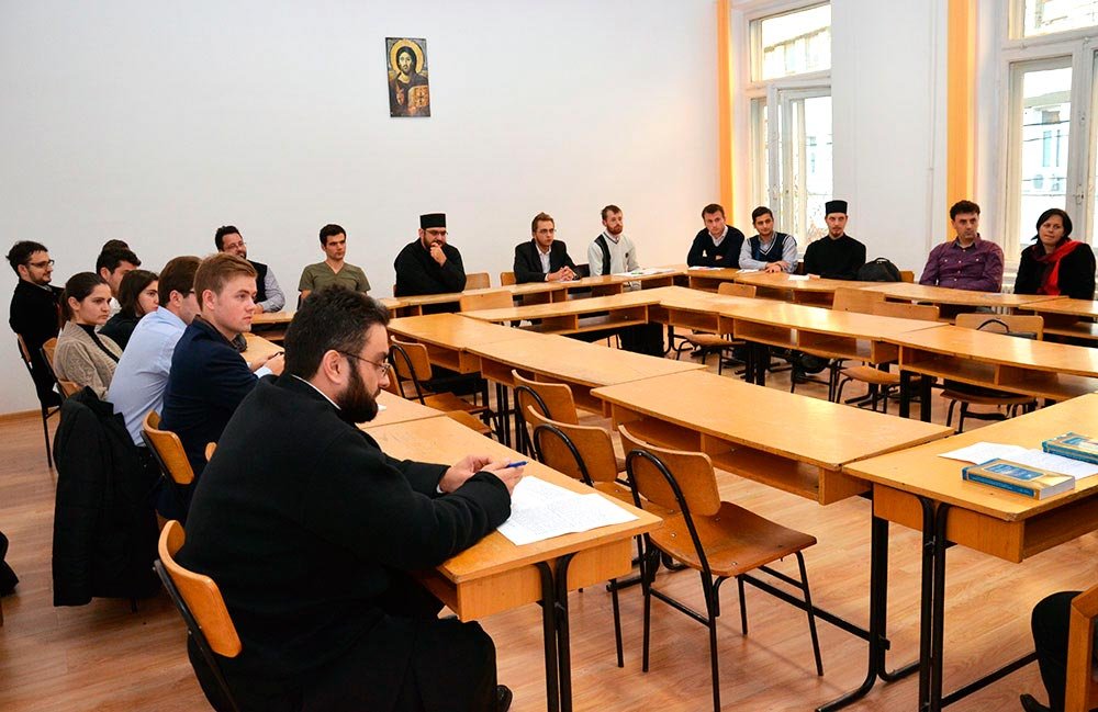 Prima sesiune din acest an universitar a Cercului de istorie bisericească „Arhiereu Narcis Creţulescu“ 75859