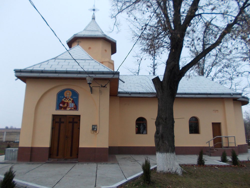 Biserica din Vultureşti va fi resfinţită 75825