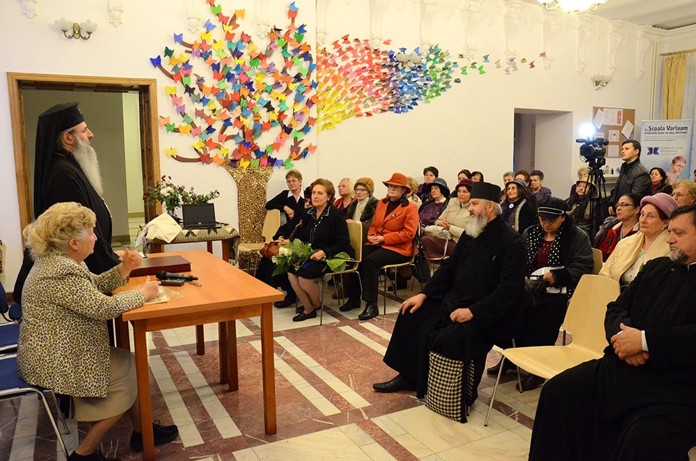 Femei harnice în misiunea Bisericii 75809