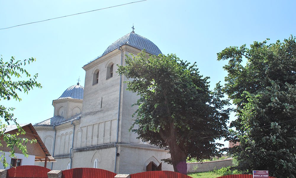 Hram la mănăstirea mehedinţeană Cerneţi 75834