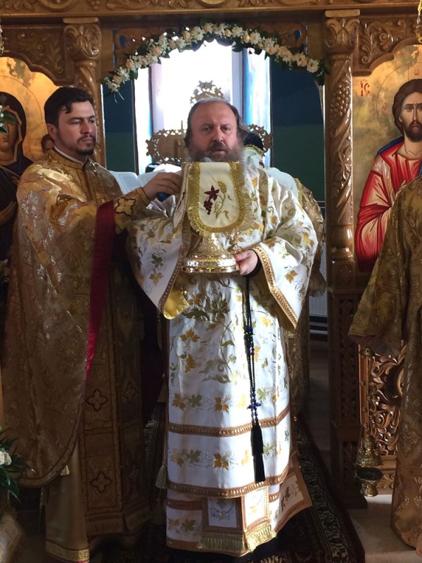 A fost sfinţită biserica Parohiei Şindriliţa 75795