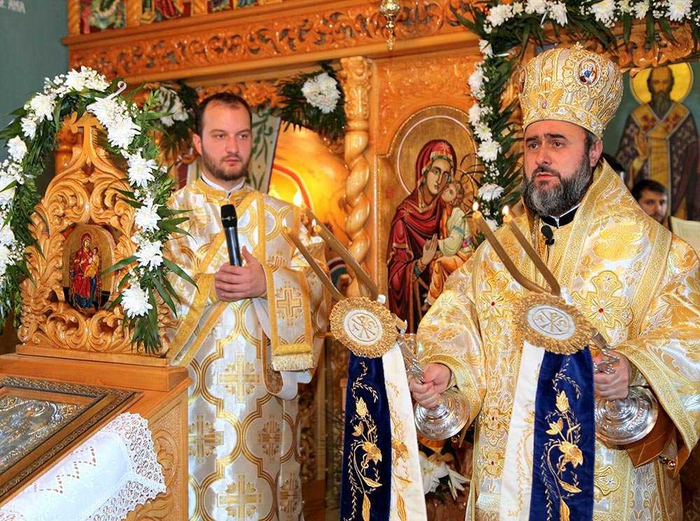 Biserica parohiei vrâncene Beciu a fost sfinţită 75770