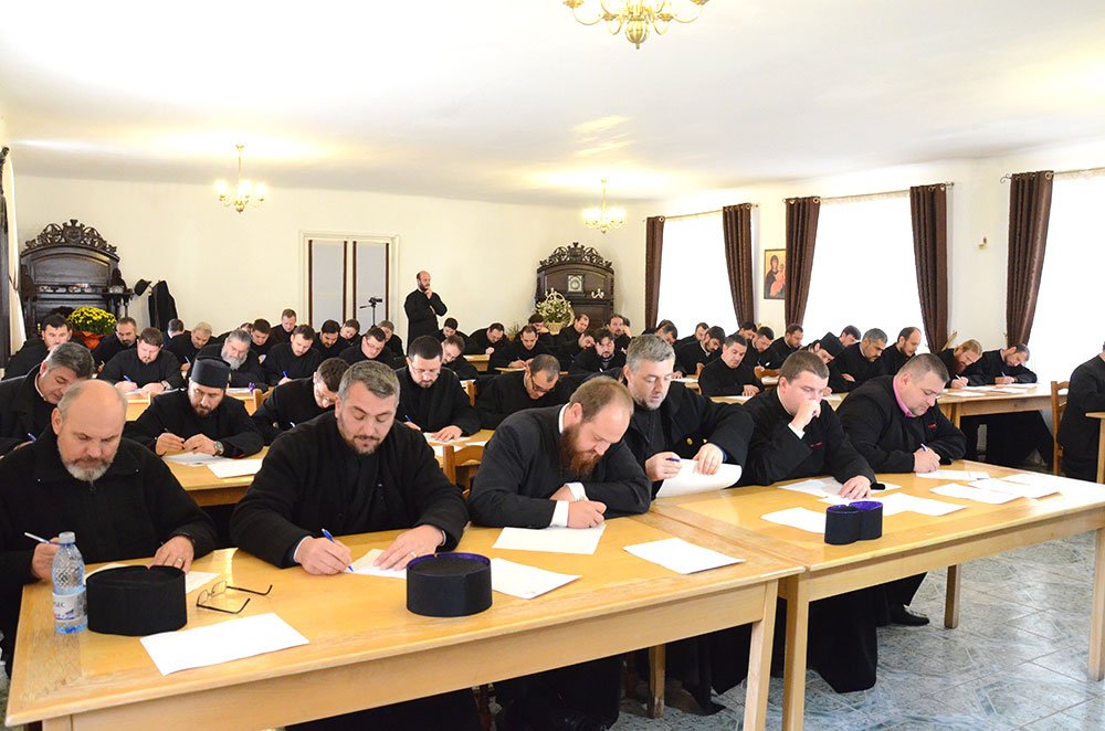 „Ne-am dorit ca prin aceste cursuri de perfecţionare să creăm o oglindă“ 75777