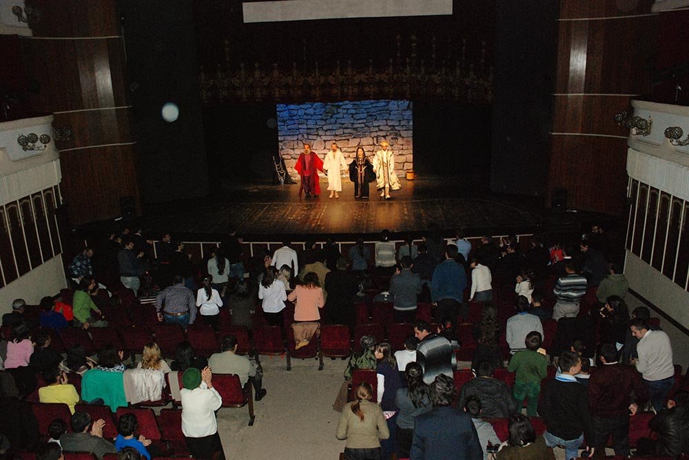 Eveniment cultural-artistic la Craiova 75741