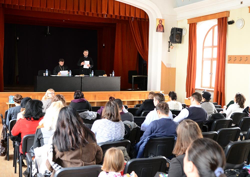 Consfătuire cu profesorii de religie din sectorul 5 75716