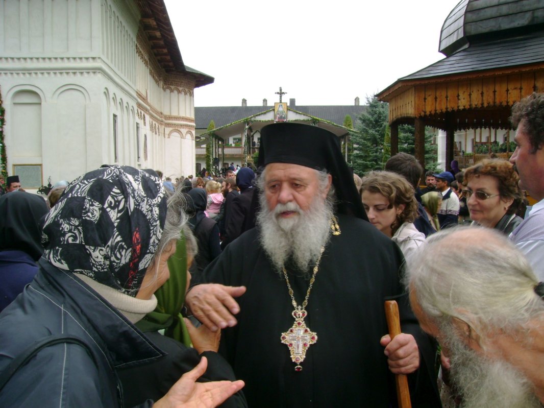 „Îl vom pomeni ca şi pe tatăl nostru” 322856