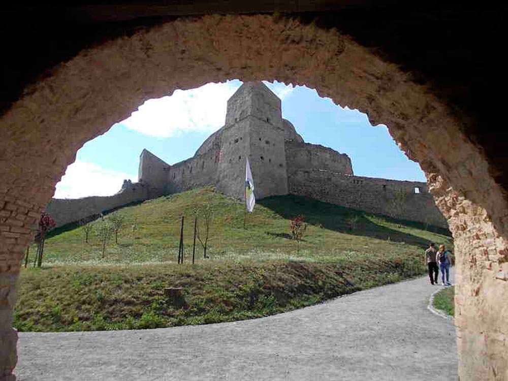 Cetăţile străvechi care ne-au apărat 75676