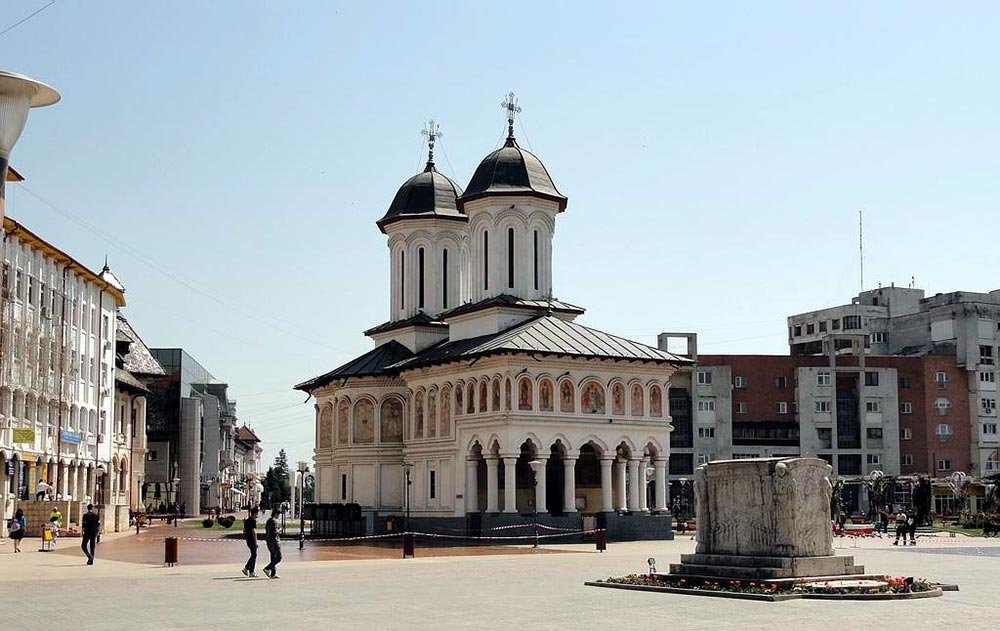 Hramuri de tradiţie în Mitropolia Olteniei 75666