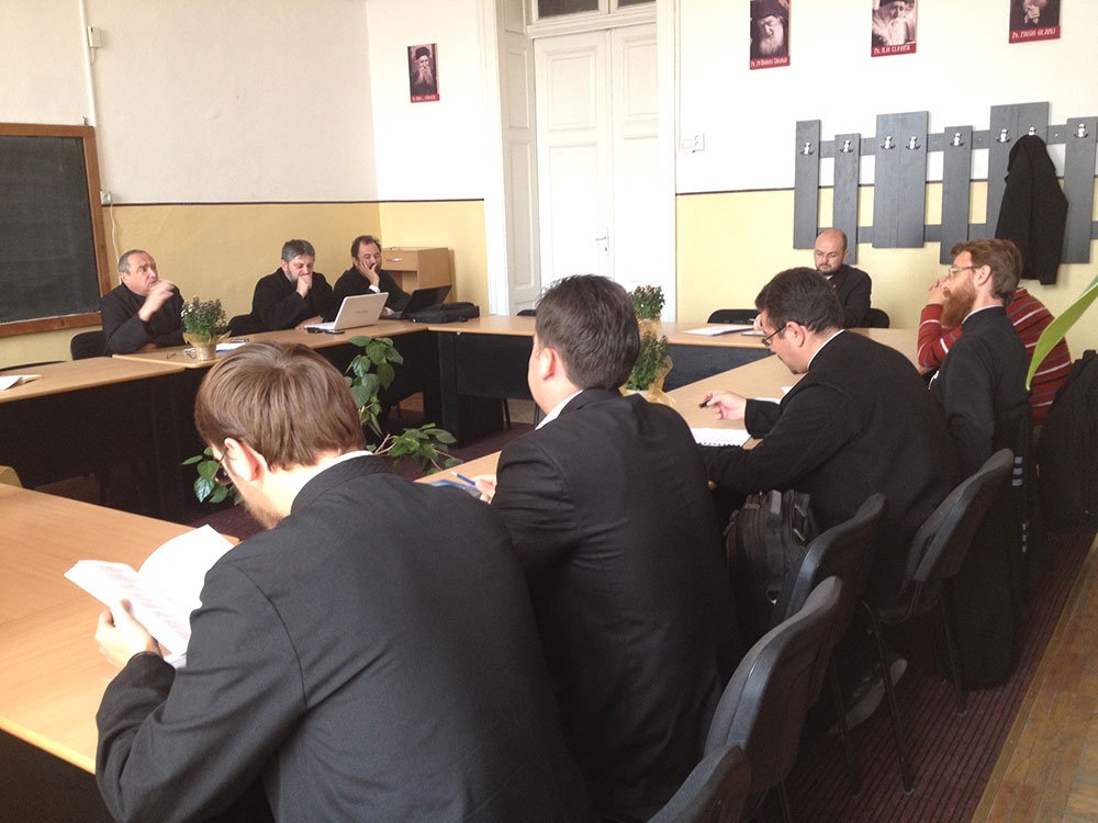 Simpozion internaţional la Arad 75649