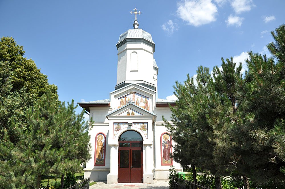 Preotul Ioan Paraschivescu (1939 - †2014), slujitor vrednic al Bisericii 75534