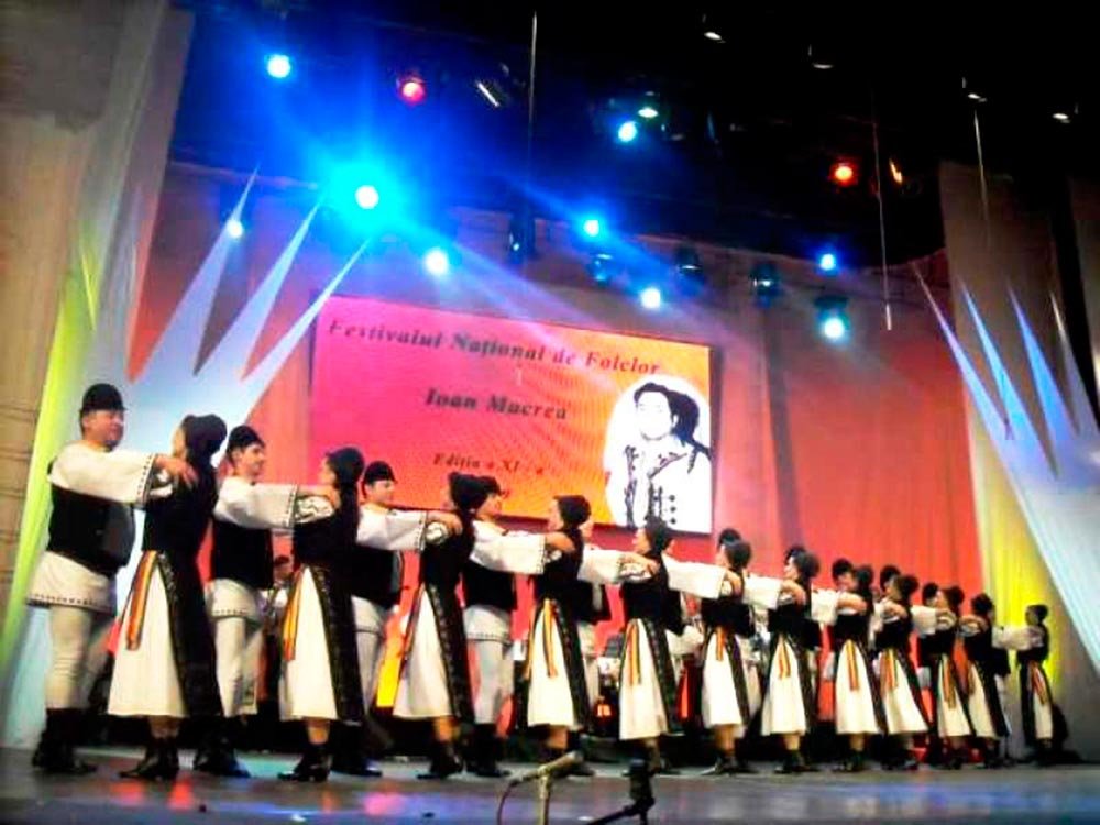 Festival Naţional de Folclor „Ioan Macrea“, la Sibiu 75502