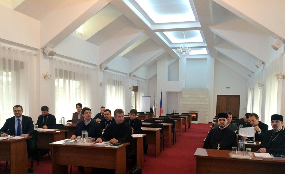 Simpozion de drept canonic la Mănăstirea Caraiman 75488