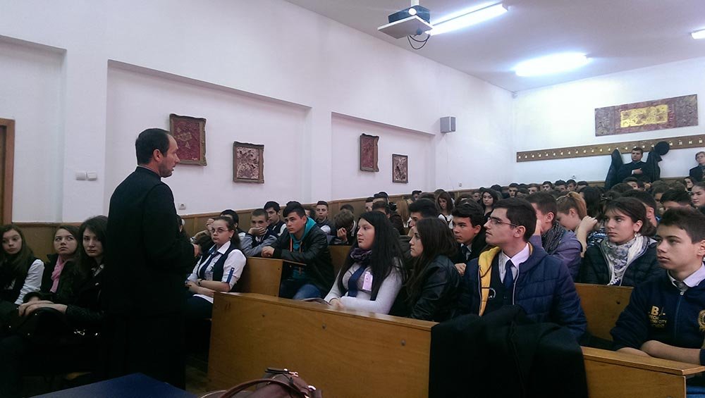 Campanie de informare-prevenţie în liceele din Bacău 75476